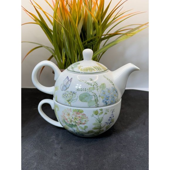 Summer River BV Copyright Porcelain Tea for One Blue Hydrangea - Picture 3 of 14